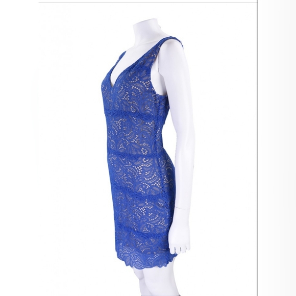 NEW BEBE Betsey V Neck Cobalt Blue Lace Nude Bodycon Stretch Mini Dress Small - Picture 2 of 4